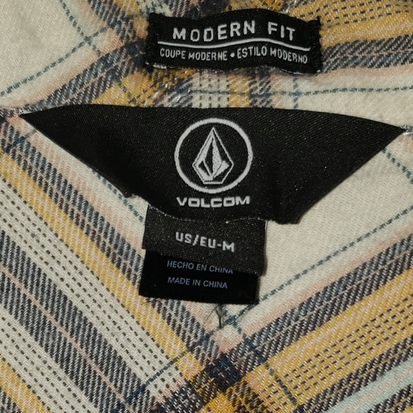 Volcom Modern Fit Flannel - Picture 2 of 3